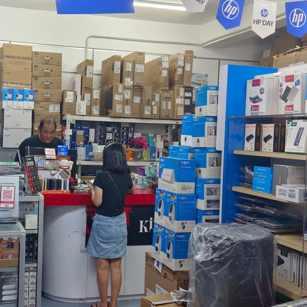 Sri Jaya Technology Kedai Komputer Skudai Johor Bahru berhampiran UTM menjual laptop Lenovo HP Acer ASUS Dell MSI serta menyediakan servis repair komputer dan laptop